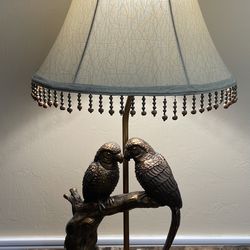 Twin parrot bronze table lamp