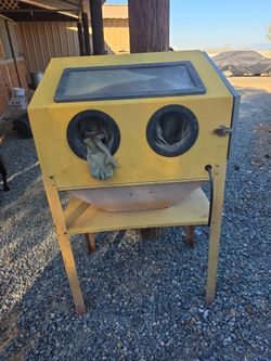 Bead blast cabinet