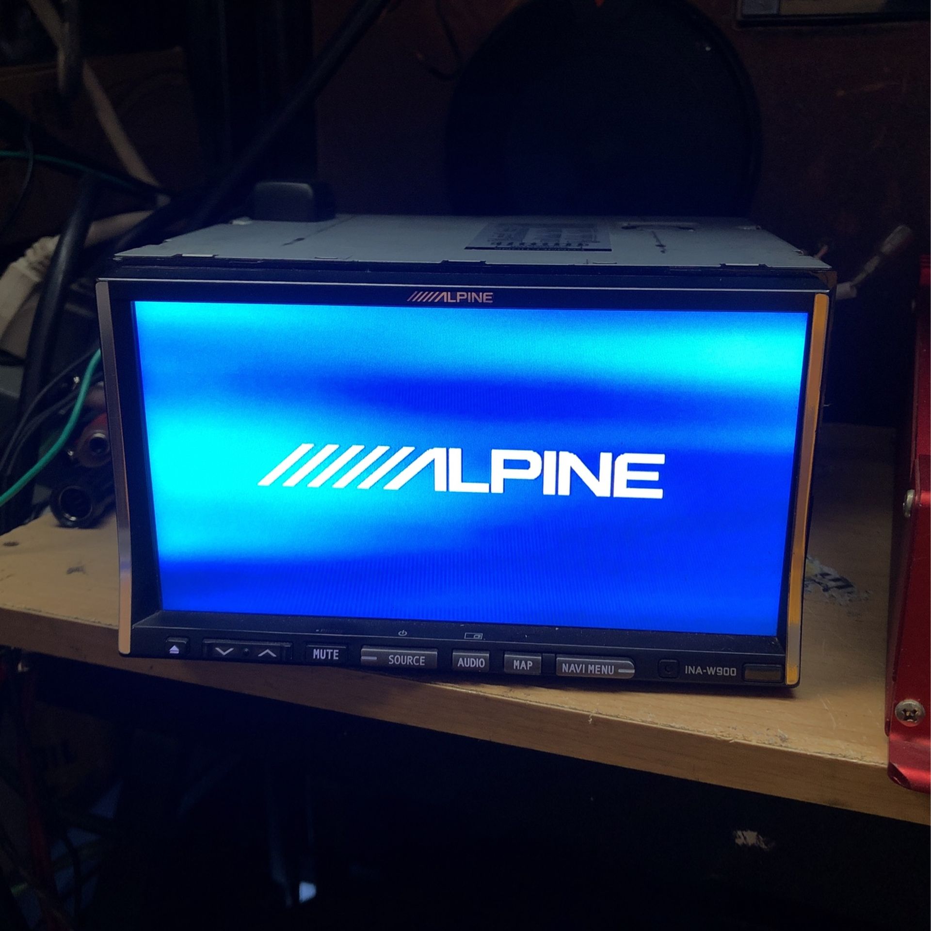 Alpine INA-W900 Navigation receiver DVD/navigation receiver with 7" touchscreen and AM/FM tuner internal amp (18 watts RMS CEA-2006/50 peak x 4 channe