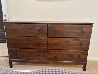 6-drawer wood dresser