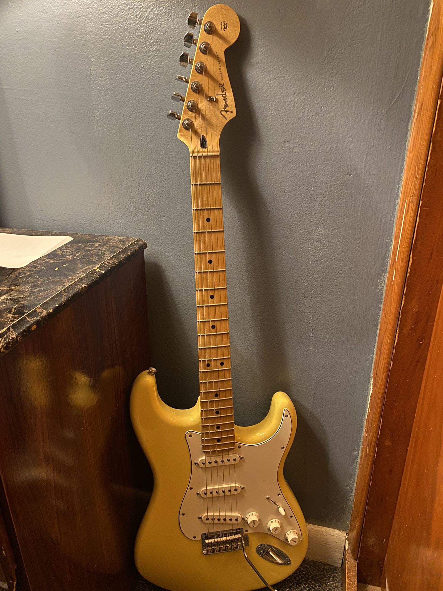 Fender Player Stratocaster- Buttercream With Maple Fingerboard