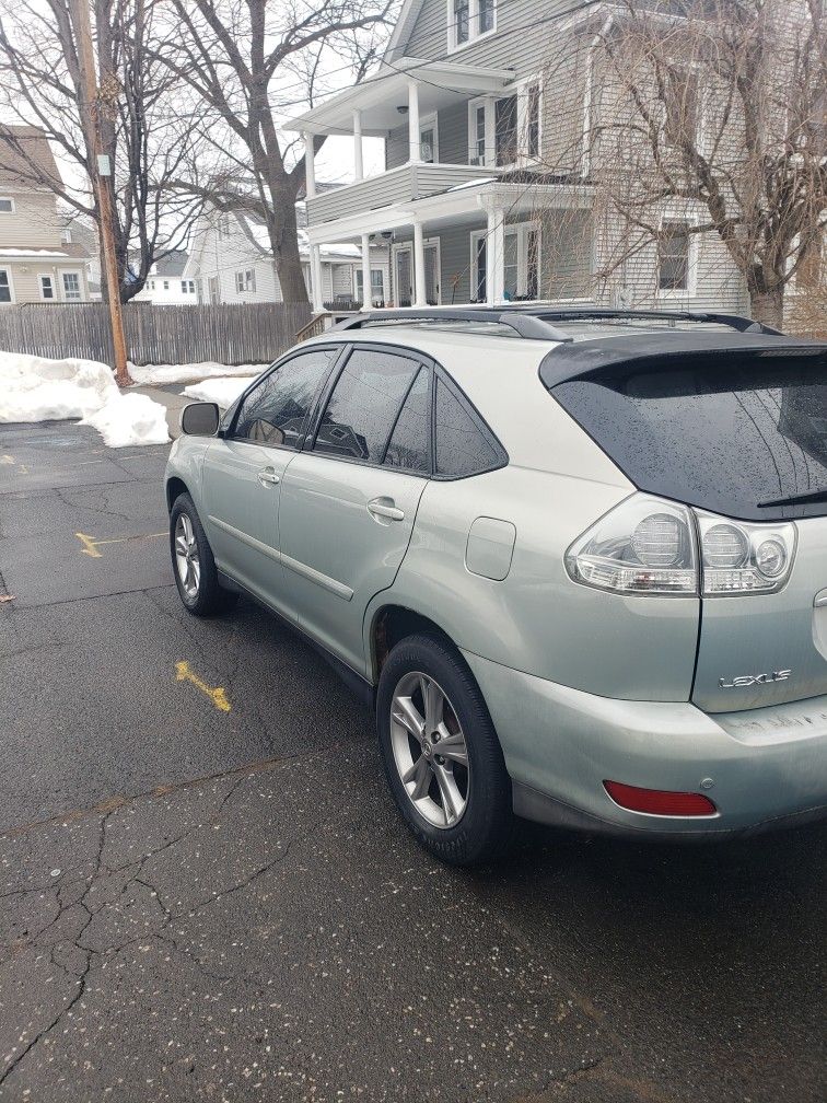2006 Lexus Rx 400h for Sale in Holyoke, MA - OfferUp