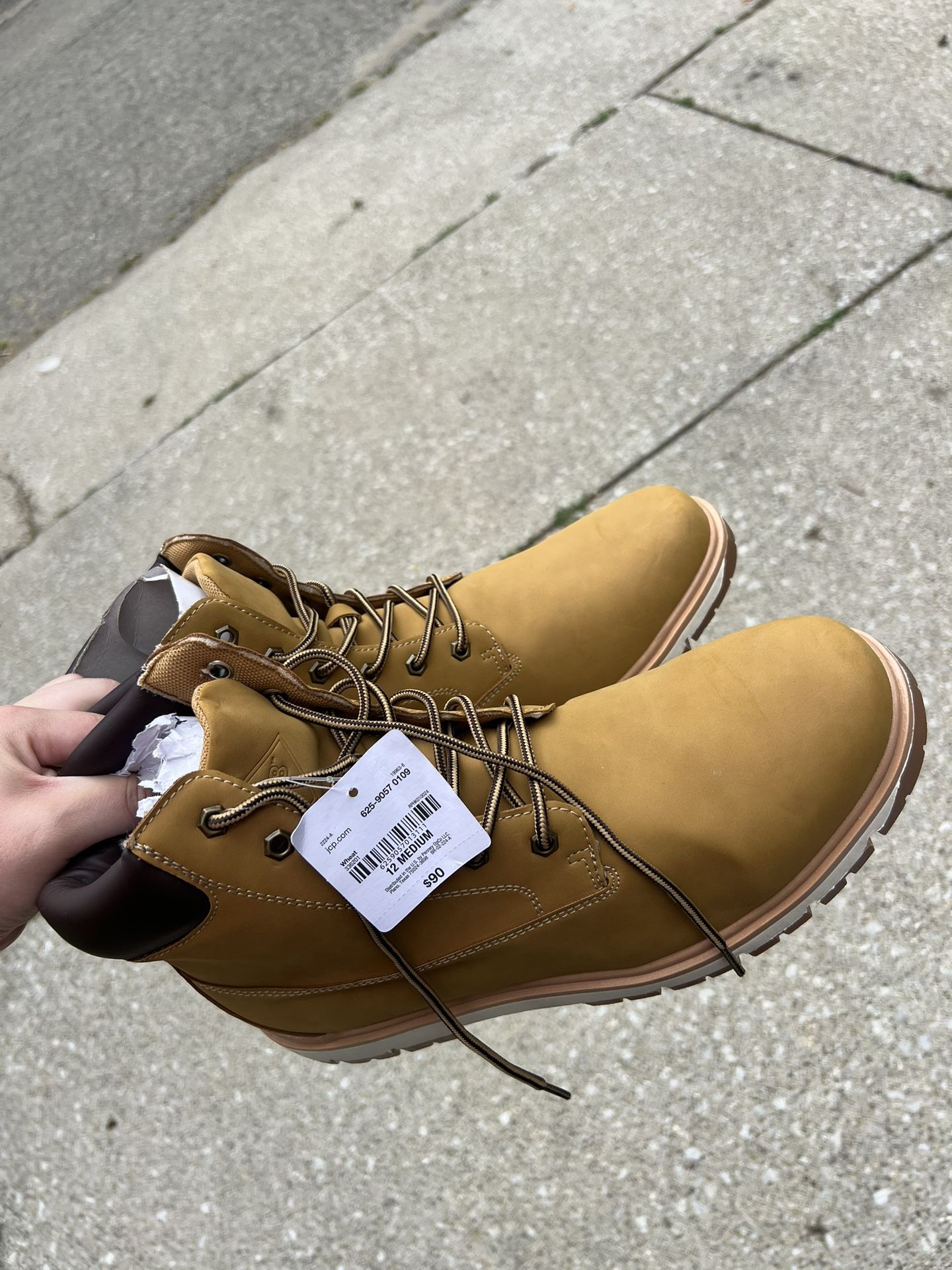 Brand New Menβs Tan Work Boots - Size 12 (Retail $90)