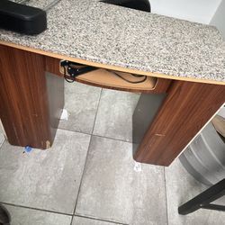 FREE NAIL STATION!! Come Now!!