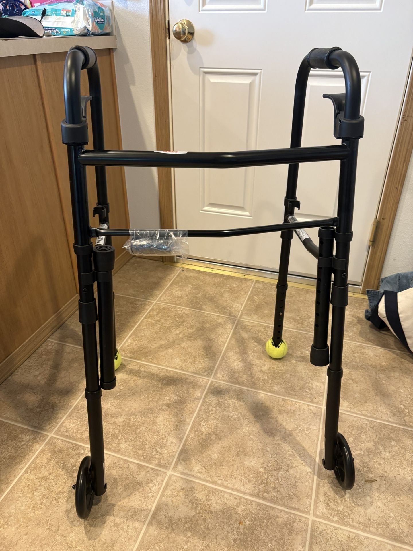 adult walker like new