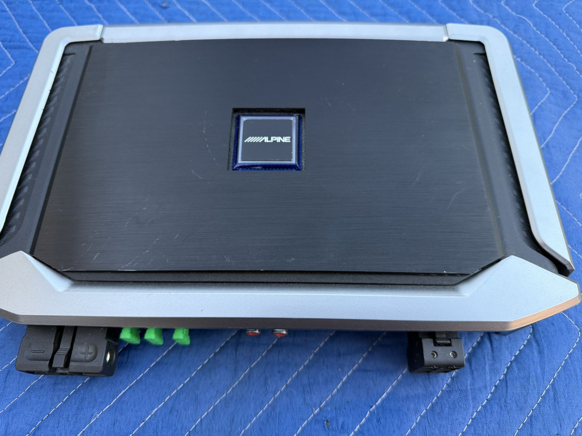 Alpine X-A90M 900 Watt Mono Amp @ 2 Ohm