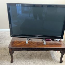 Free TV and Coffee table