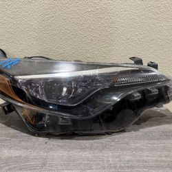 2017-2019 TOYOTA COROLLA HEADLIGHT RH