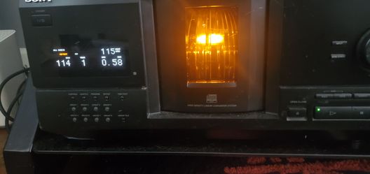 Sony 200 disc cd changer