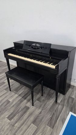 🚚 Free Piano – Delivery Only