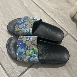 Women’s Shoes 