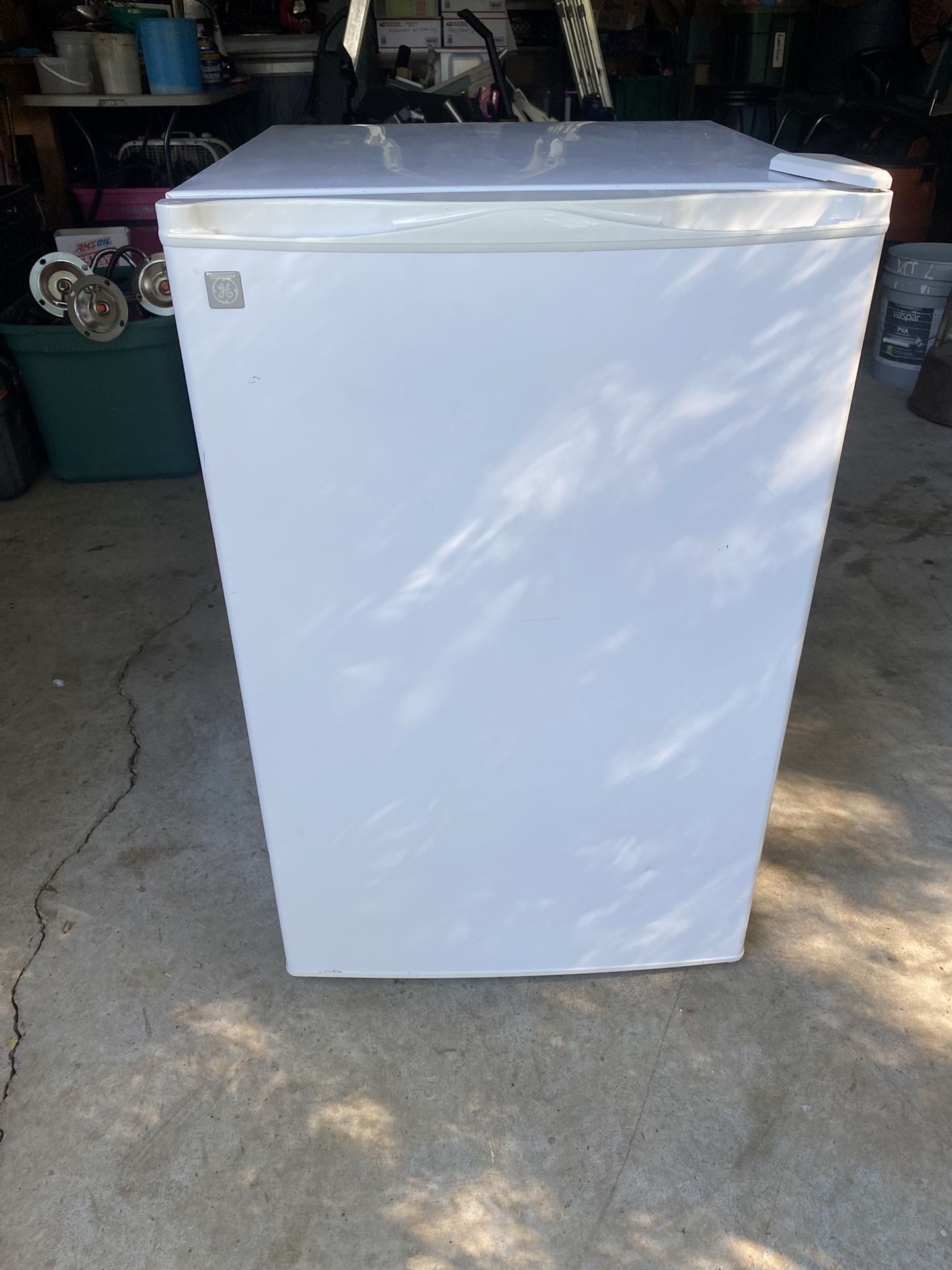 GE Mini Fridge