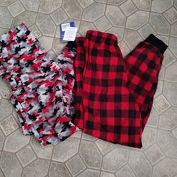 Dos Pantalón Y Sudadera Calientito De Niño Size 8 nuevo $20 Por Todos 