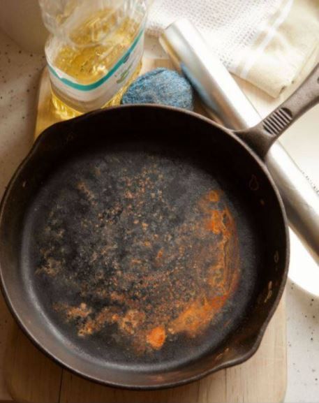 Does Your Cast Iron Skillet / Stoneware Look Like This??