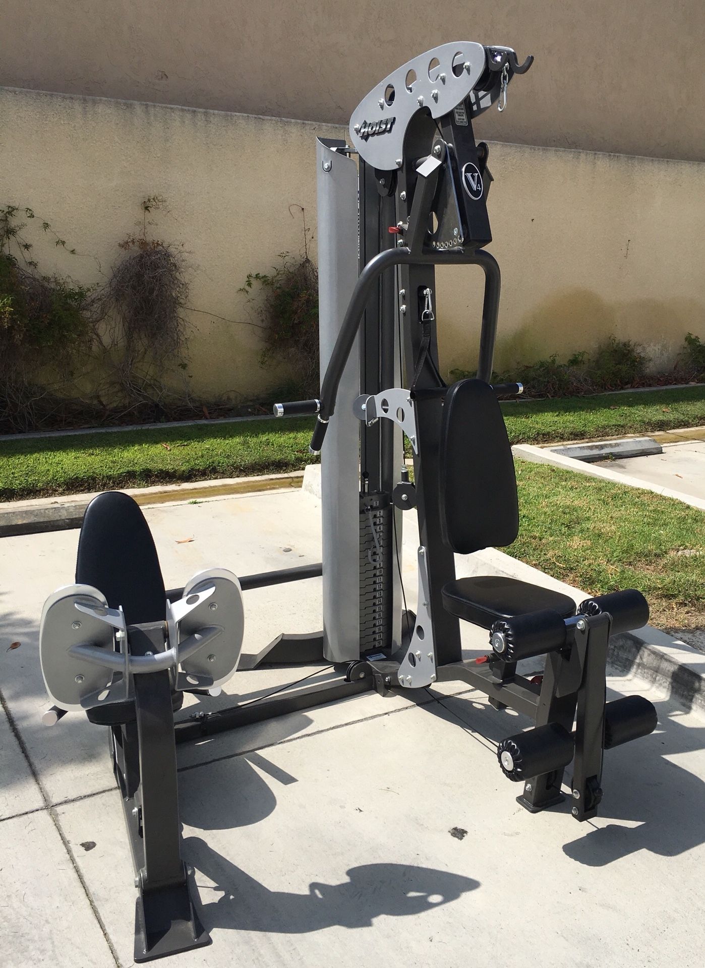 Hoist V4 Elite Gym With Leg Press