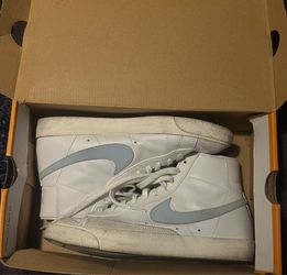 Blazer Mid ‘77 Baby Blue Swoosh