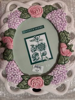Floral picture frame