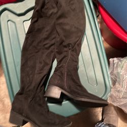 7.5 Size Long Black Boots 