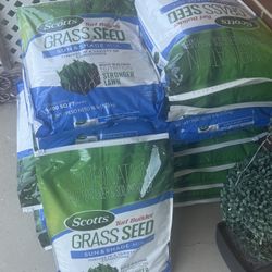 Scott’s Sun and Shade Grass Seed 
