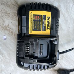 Charger Dewalt 