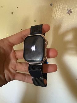 Apple Watch series 10  rose color