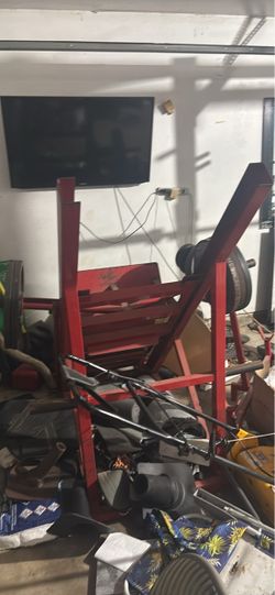Leg press machine