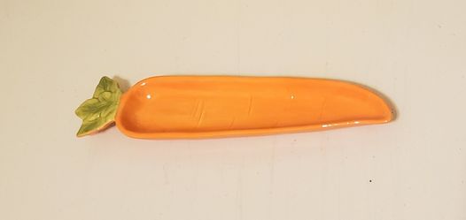 Ceramic carrot dish