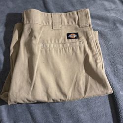 Dicky Khaki Shorts