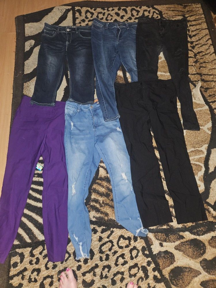 6 Pairs Of Woman's Pants