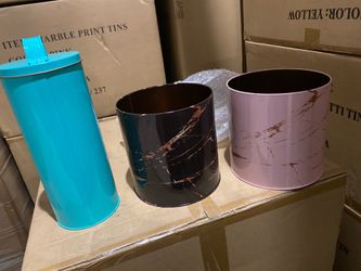 Utensil container, spaghetti container, containers $1