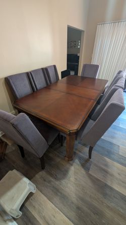 Elegant dining room table