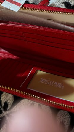Beautiful MICHAEL KORS Wallet In Red New!!!