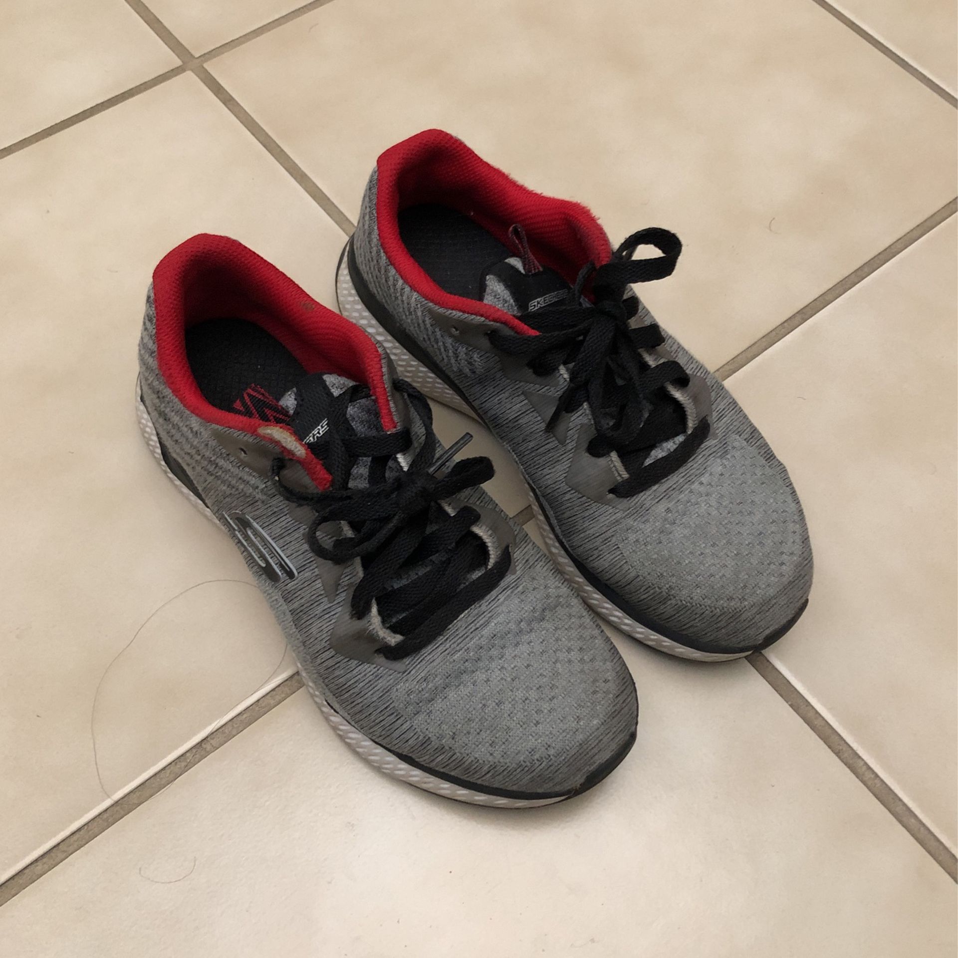 Skechers shoes size 4 for Sale in CA - OfferUp