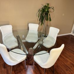 Modern Glass Dining Table with 5 White Chairs – Elegant Set