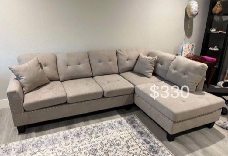 2-Pc Sectional Sofa Set With 2 Accent Pillows