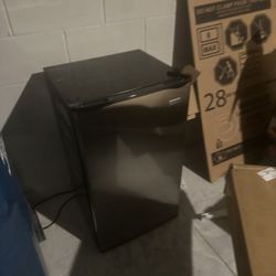 Mini Fridge 
