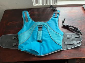 Youly Dog Flotation Vest with Shark Fin. Size Large