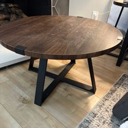 Coffee Table 30.5 Inches Diameter 17 Tall
