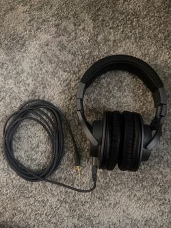 Audio-Technica ATH-M40x Studio Monitor Headphones