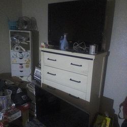 Moving Sale, T.V.'s, Bed Set With Matching End Tables, Dresser, Etc. Water Pipe, +++