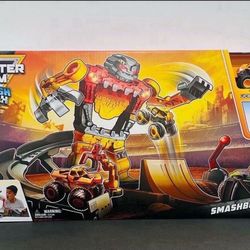 Monster Jam Smash & Bash SmashBot Playset