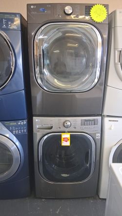 Nice LG front loader washer and electric dryer set/ stackable