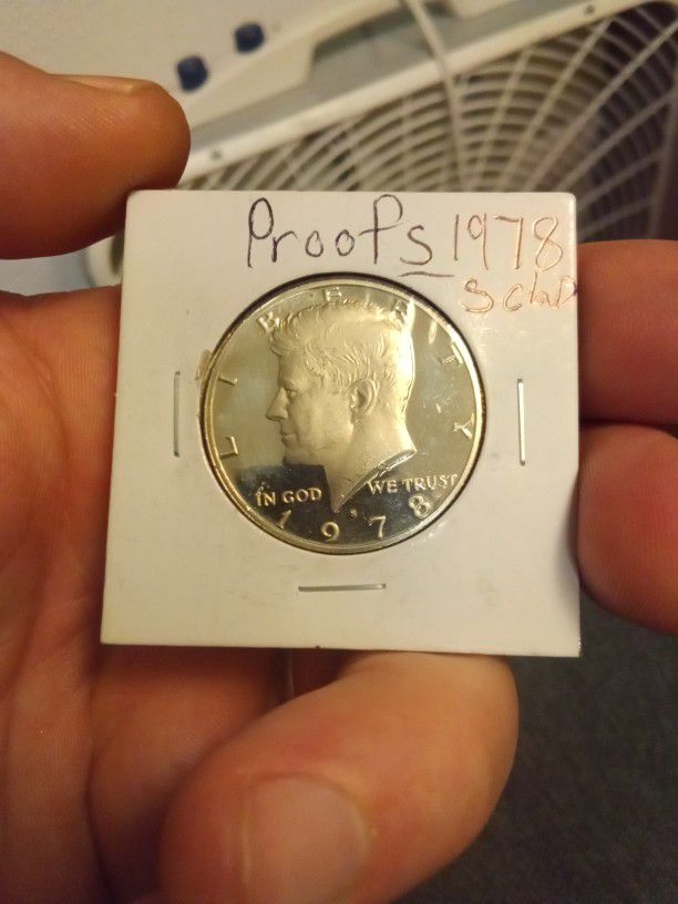 1978 Proof Coin Has A Small Err  A Little Curly Q Under The Neck