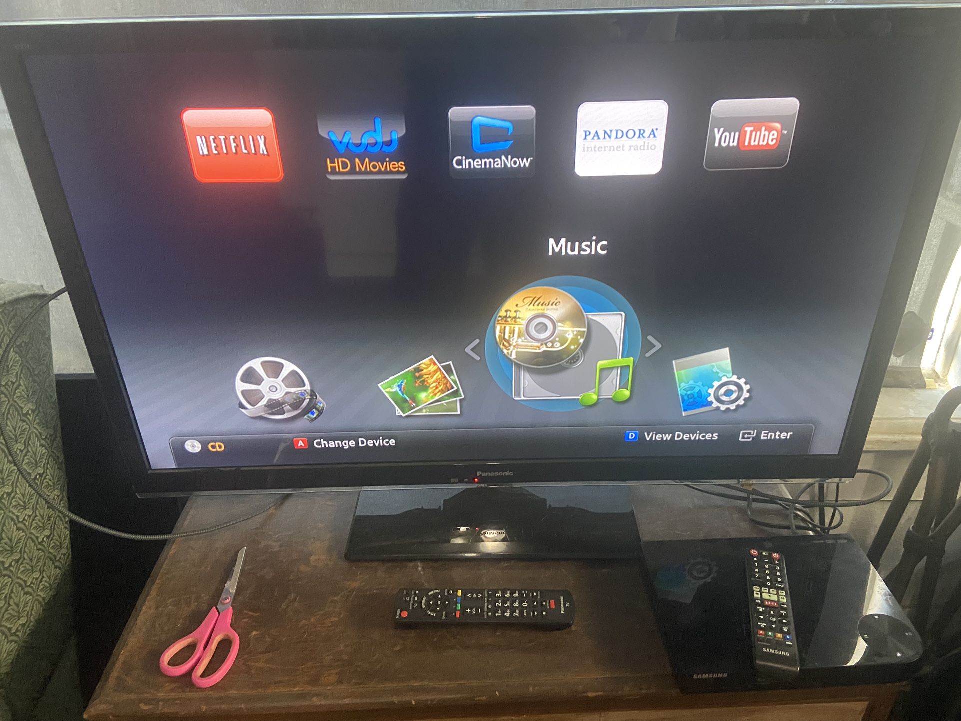 Panasonic Tv. 42” With Remote And Samsung Smart Blu ray 