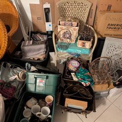 🏡 Everything Must Go 🛋️ 👗