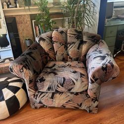 Beautiful armchair w/ patterned apholstry