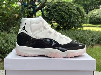 Air Jordan 11 WMNS “Neapolitan