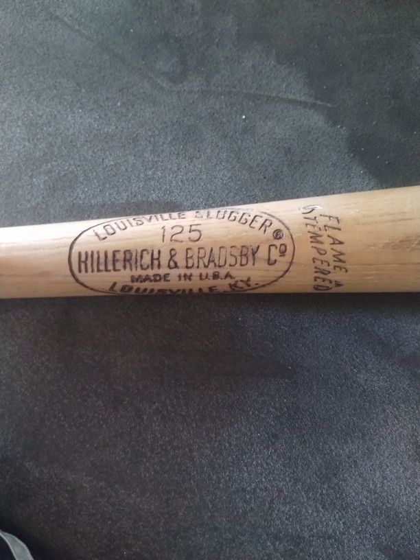 Louisville Slugger 125 Hill Erich & Bradsby Co Made In USA Louisville Kentucky Signed By (Al Kaline) Genuine