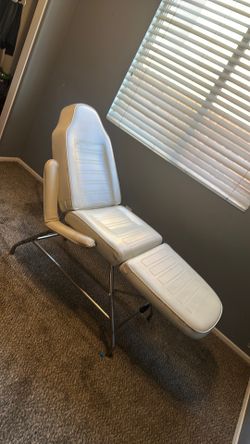 Cosmetology chair