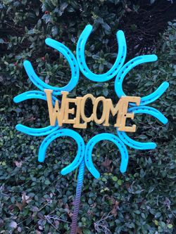 Horseshoe Welcome Yard Sign